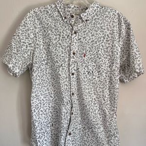 Men's Levi's button down